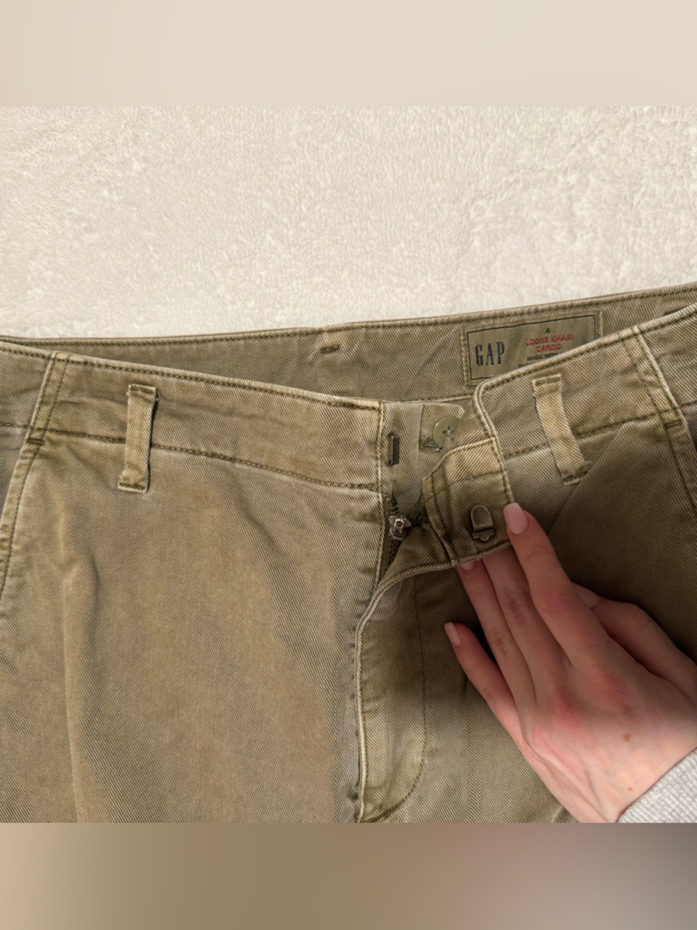 Gap Loose Khaki Cargo jeans - Picture 3 of 5